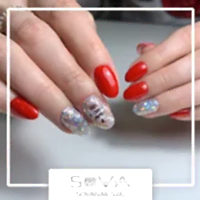 маникюр красный праздничный с блестками